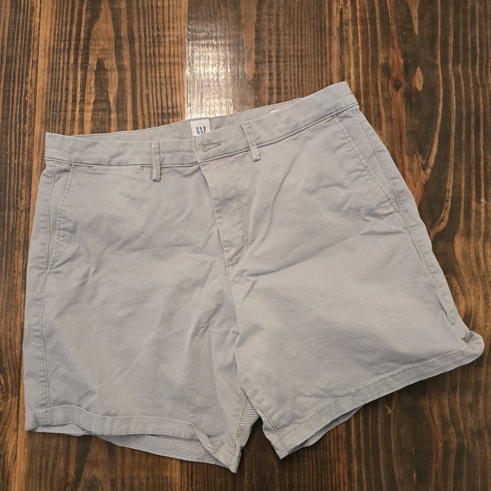 GAP Men's Soft Gray Flat Front Shorts
